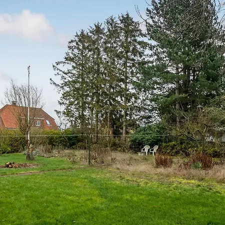 3 Bedroom Beautiful In * Vesterborg