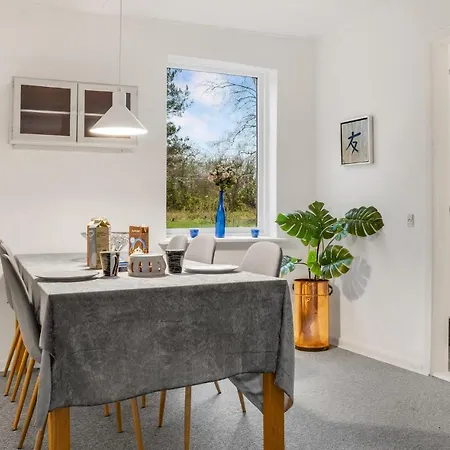 펜션 3 Bedroom Beautiful In Vesterborg