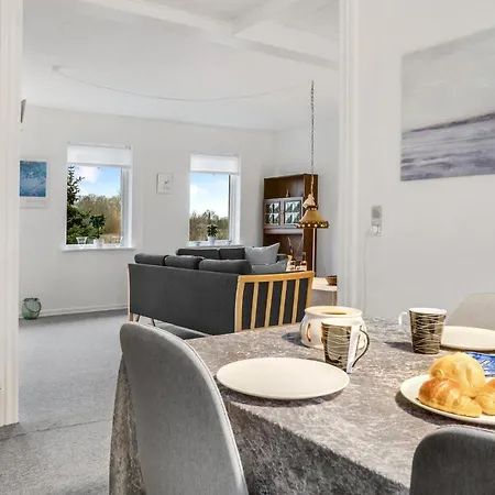 3 Bedroom Beautiful In 펜션 Vesterborg